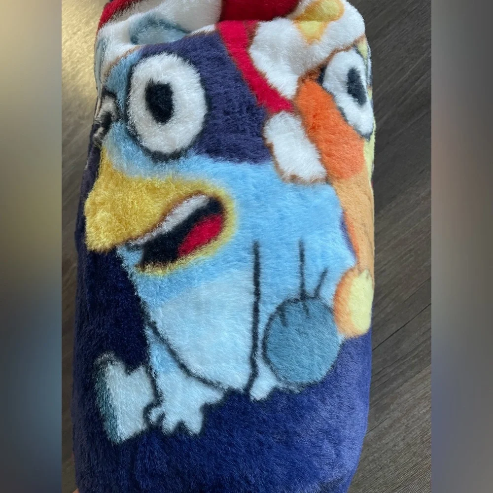 Bluey Holiday Print Throw Blanket Faux Fur Fleece Warm Winter Cozy Siblings NEW